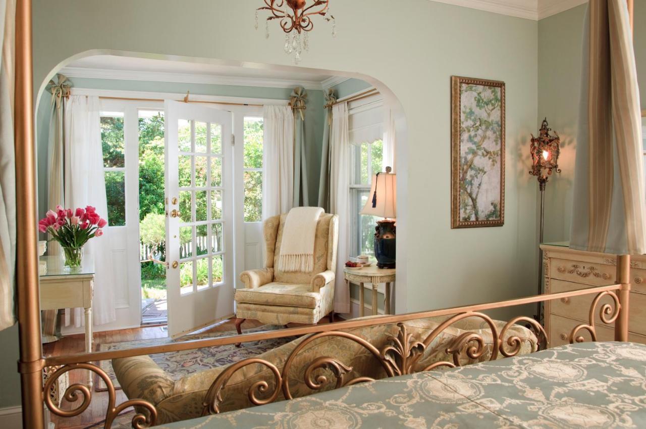 White Doe Inn Bed & Breakfast Manteo Ruang foto
