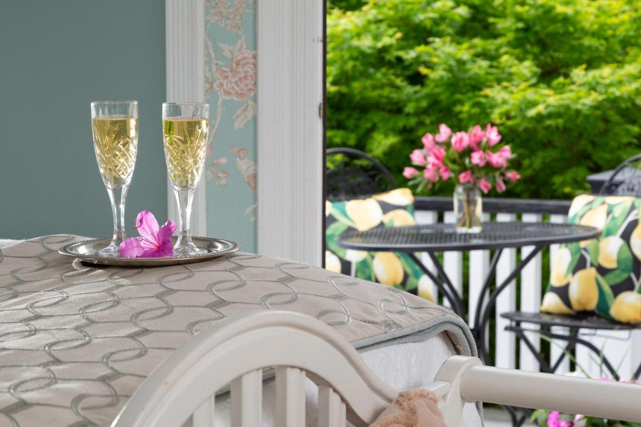 White Doe Inn Bed & Breakfast Manteo Bagian luar foto