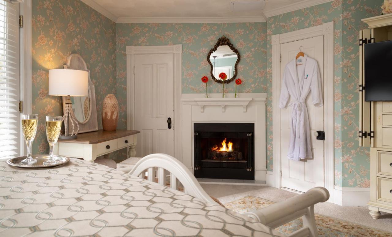 White Doe Inn Bed & Breakfast Manteo Bagian luar foto
