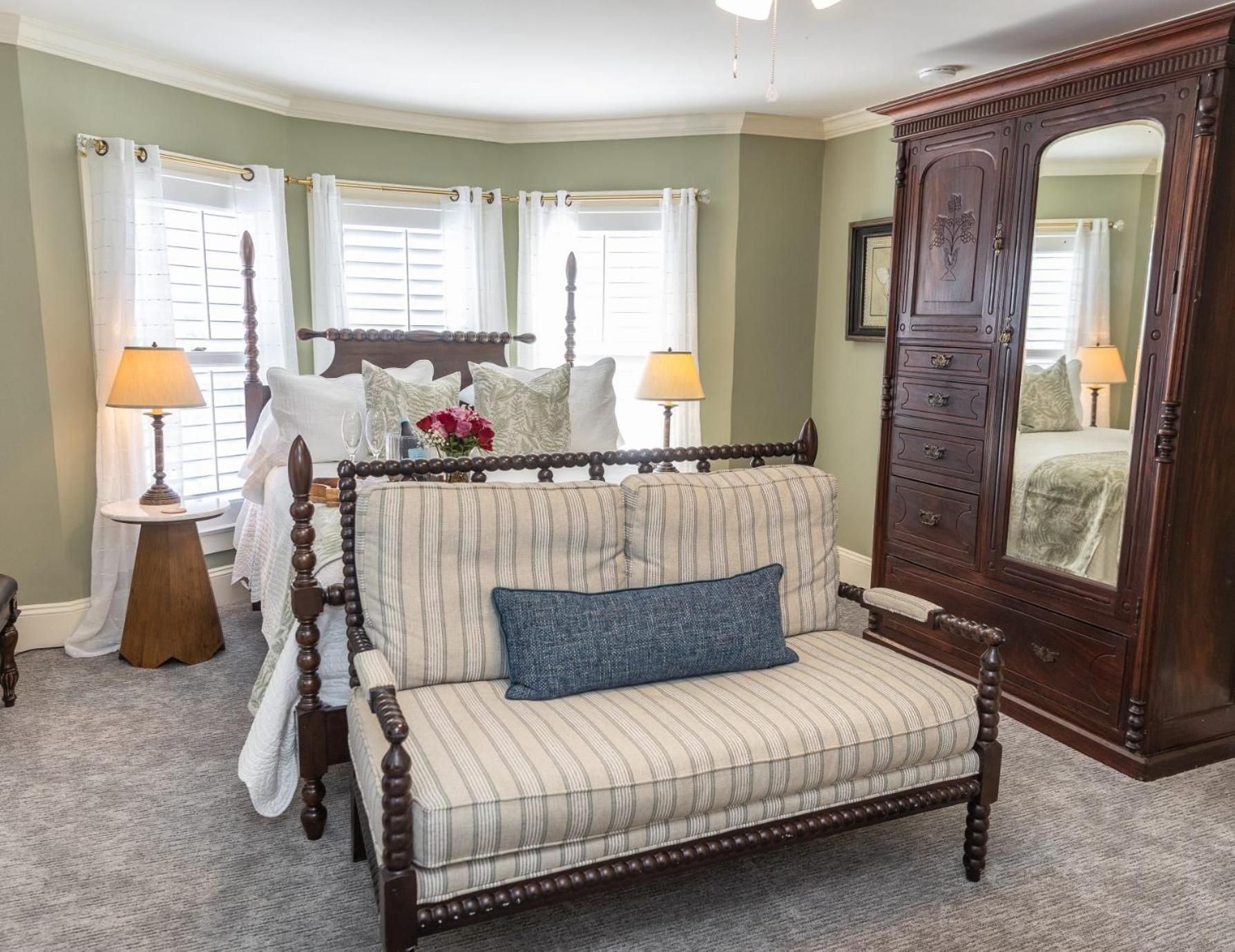 White Doe Inn Bed & Breakfast Manteo Bagian luar foto