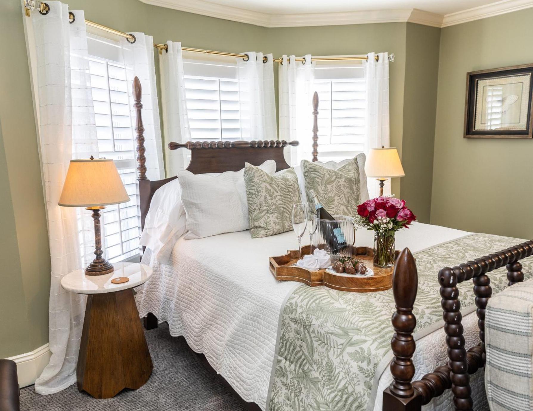 White Doe Inn Bed & Breakfast Manteo Bagian luar foto