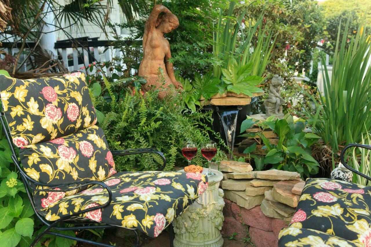 White Doe Inn Bed & Breakfast Manteo Bagian luar foto