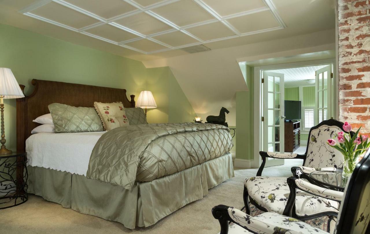 White Doe Inn Bed & Breakfast Manteo Bagian luar foto